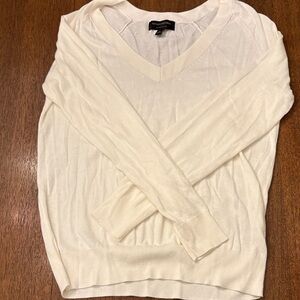 Banana Republic Women's V-Neck Sweater in Cream